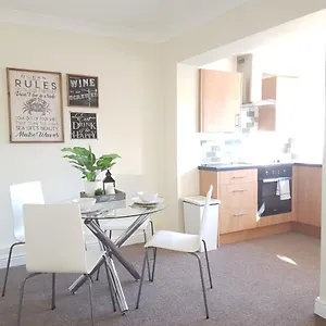 K Suites - Alder Road - Free Parking , Southampton United Kingdom