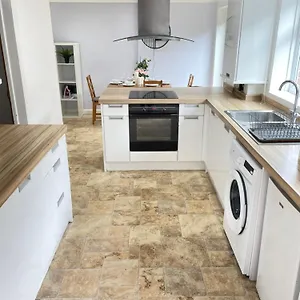With Garden And 2x Parking Space , Southampton United Kingdom